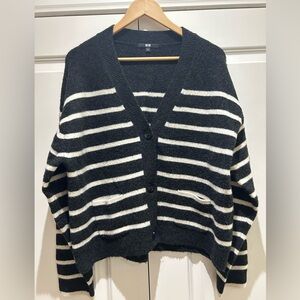 UNIQLO STRIPED CARDIGAN